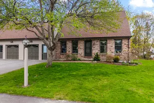 15 Coachlight Ln, Portland, ME 04102 - Photo 1