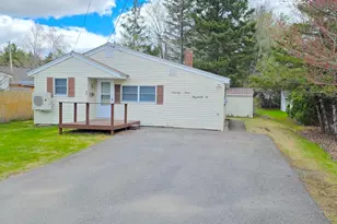 29 Elizabeth St, Presque Isle, ME 04769 - Photo 1
