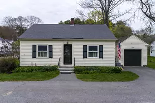 8 Oak Ave, Freeport, ME 04032 - Photo 1