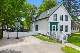 33 Jefferson St, Bangor, ME 04401 - Photo 1