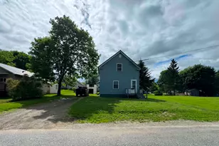 9 Perry St, Lincoln, ME 04457 - Photo 1