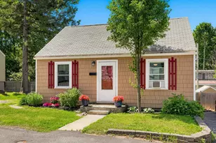 4 Halstead St, Kittery, ME 03904 - Photo 1