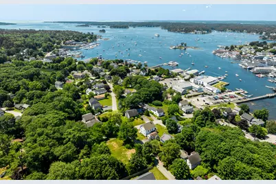 25 Campbell Street, Boothbay Harbor, ME 04538 - Photo 1