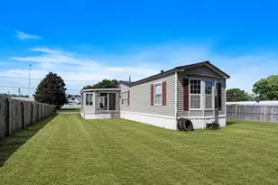 19 Winn St, Lewiston, ME 04240 - Photo 1