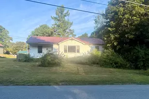 43 Edwards St, Lincoln, ME 04457 - Photo 1