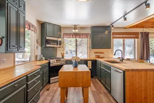 15609 Cottonwood St, Truckee, CA 96161 - Photo 5