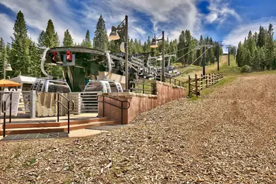 2301 Overlook Place, Truckee, CA 96161 - Photo 17