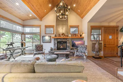 10200 Valmont Trail, Truckee, CA 96161 - Photo 11