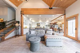 10200 Valmont Trail, Truckee, CA 96161 - Photo 5