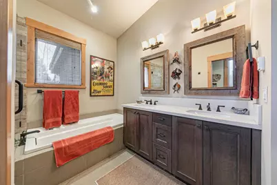 10200 Valmont Trail, Truckee, CA 96161 - Photo 15
