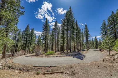 10576 Brickell Court, Truckee, CA 96161 - Photo 9