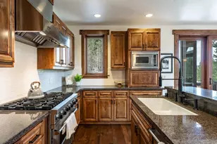 7401 Larkspur Ln, Truckee, CA 96161 - Photo 9