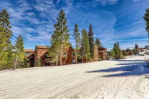 11569 Snowpeak Way, Truckee, CA 96161 - Photo 21