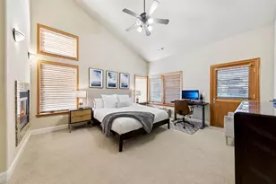 11837 Hope Ct, Truckee, CA 96161 - Photo 17