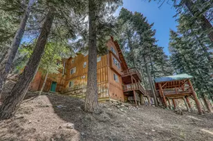 10880 Laurelwood Dr, Truckee, CA 96161 - Photo 17
