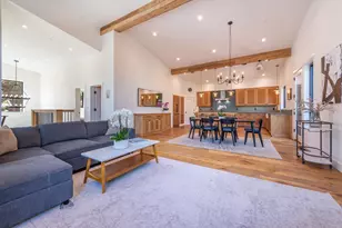 10947 Zermatt Dr, Truckee, CA 96161 - Photo 5