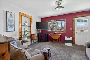 609 3rd St, Loyalton, CA 96118 - Photo 3