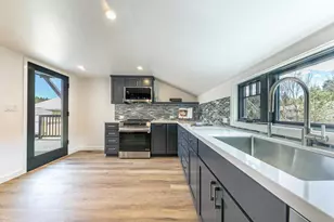 10017 E River St, Truckee, CA 96161 - Photo 7