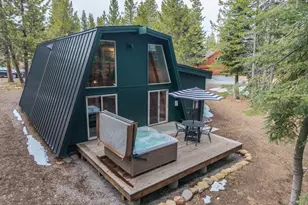 12102 Viking Way, Truckee, CA 96161 - Photo 1