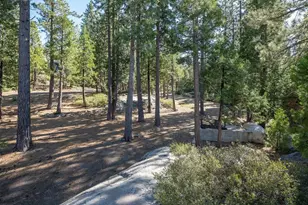 11820 Eagle Lakes Rd, Soda Springs, CA 95728 - Photo 25