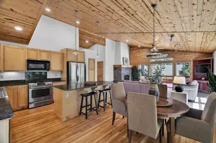 10265 Blue Jay Ln, Truckee, CA 96161 - Photo 13