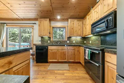 12479 Greenwood Drive, Truckee, CA 96161 - Photo 11