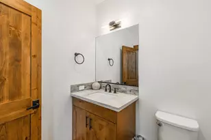 9141 Heartwood Dr, Truckee, CA 96161 - Photo 15