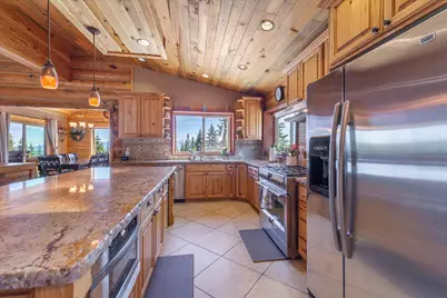 14240 Skislope Way, Truckee, CA 96161 - Photo 7
