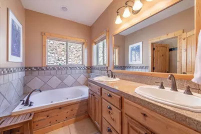 14240 Skislope Way, Truckee, CA 96161 - Photo 17