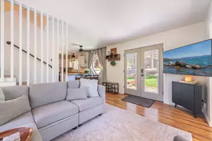 10243 Laburnham Cir, Truckee, CA 96161 - Photo 3