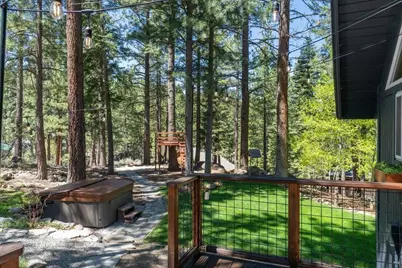10146 Surrey Place, Truckee, CA 96161 - Photo 3