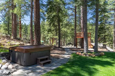 10146 Surrey Place, Truckee, CA 96161 - Photo 15