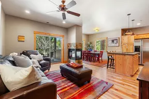 10183 Palisades Dr, Truckee, CA 96161 - Photo 3