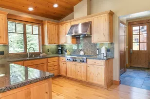 12193 Lookout Loop, Truckee, CA 96161 - Photo 7