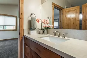 16138 SW Lance Dr, Truckee, CA 96161 - Photo 21