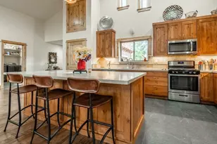 16138 SW Lance Dr, Truckee, CA 96161 - Photo 7