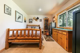10666 Torrey Pine Rd, Truckee, CA 96161 - Photo 15