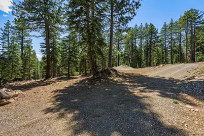 11483 Chamonix Road, Truckee, CA 96161 - Photo 5
