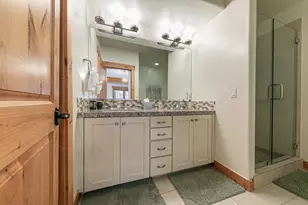 10136 Sagebrush Ct, Truckee, CA 96161 - Photo 15