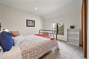 10868 Laurelwood Dr, Truckee, CA 96161 - Photo 19