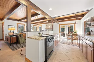 10868 Laurelwood Dr, Truckee, CA 96161 - Photo 9