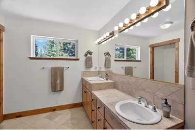 10983 Beacon Road, Truckee, CA 96161 - Photo 19