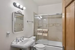 10983 Beacon Rd, Truckee, CA 96161 - Photo 11