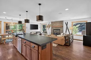 10762 Ponderosa Dr, Truckee, CA 96161 - Photo 3