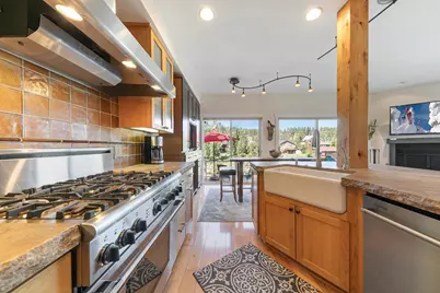10050 SE River Street, Truckee, CA 96161 - Photo 11