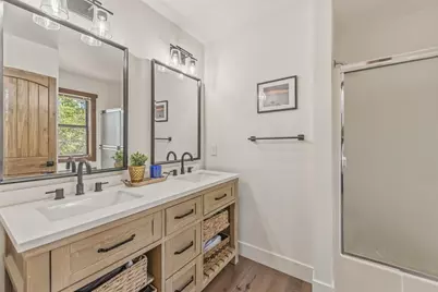 12434 Snowpeak Way, Truckee, CA 96161 - Photo 15