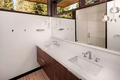 10568 Glenbrook Court, Truckee, CA 96161 - Photo 15