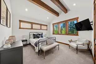 10129 Corrie Ct, Truckee, CA 96161 - Photo 15