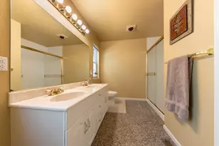14096 Copenhagen Dr, Truckee, CA 96161 - Photo 17