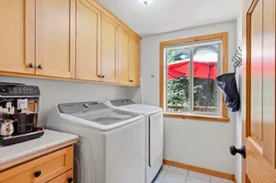 11642 Zermatt Dr, Truckee, CA 96161 - Photo 13
